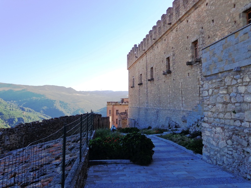 Montalbano Elicona Guide Turistiche Eolie Messina Taormina